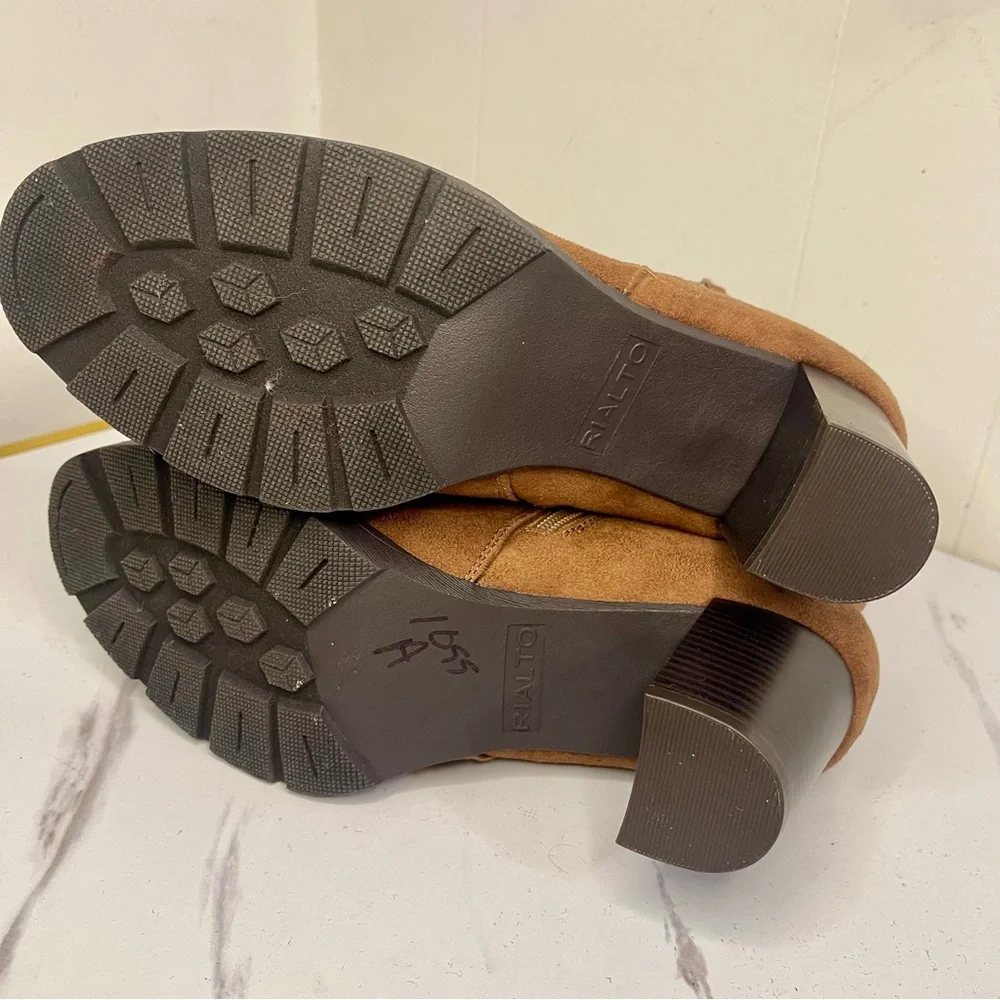 Rialto Women's Walnut Faux Suede Block Heel Booties Shoes Size 9.5M